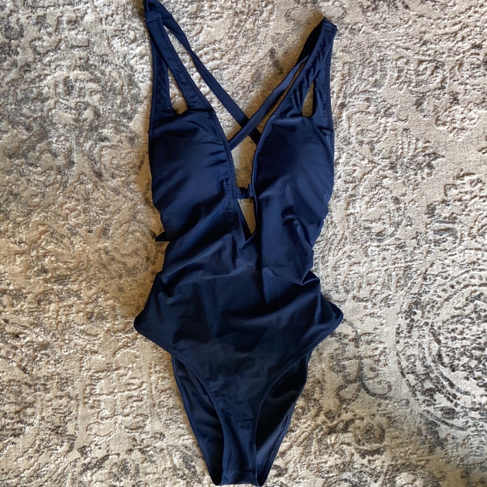Cupshe Deep V-cut, High Leg One piece